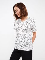 تی شرت زنانه آستین کوتاه طرح دار یقه هفت ال سی وایکیکی