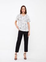 تی شرت زنانه آستین کوتاه طرح دار یقه هفت ال سی وایکیکی