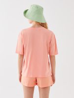 تی شرت زنانه آستین کوتاه چاپی یقه گرد اورسایز ال سی وایکیکی