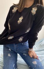 سویشرت زنانه نخی گلدوزی شده با پولک های چشمی برند Laderra