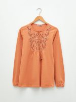 بلوز زنانه آستین بلند طرح دار یقه گره ای ال سی وایکیکی