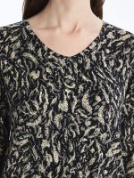 بلوز زنانه آستین سه ربع طرح دار یقه هفت ال سی وایکیکی